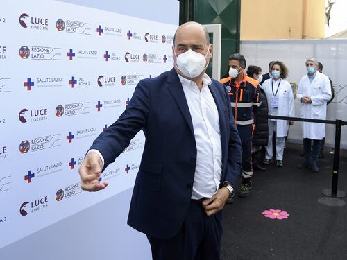 "Restituiteci le dosi". Gli uomini di Zinga contro il governo