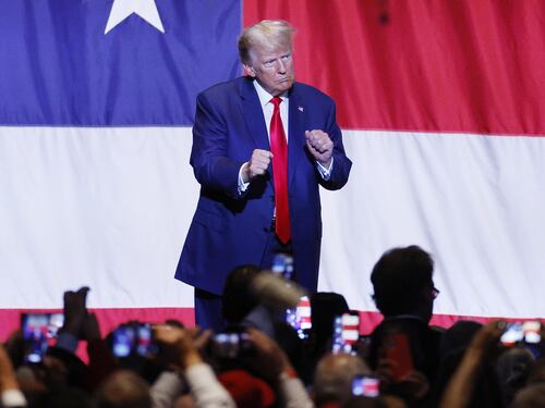 Incriminato o condannato Trump può candidarsi: senza rivali nei sondaggi. Il rischio "casse vuote"