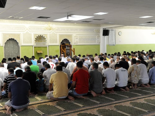 Poteri ai sindaci e ok dello Stato. Sulle moschee la Lega “stringe”