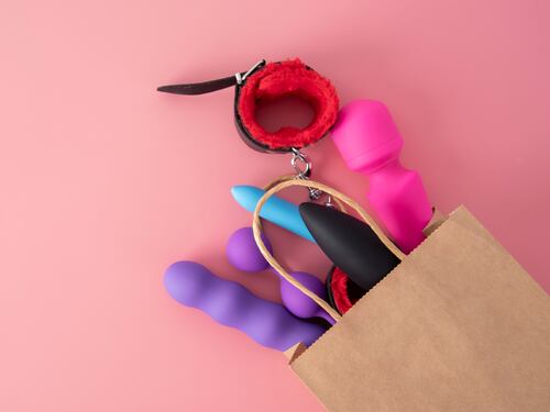 Attenzione ai sex toys: così la Russia può far esplodere il pacco spedizione