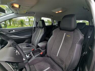 Opel Grandland Gse, guarda le foto 13
