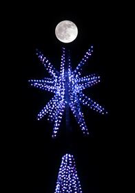 Milano, Luna piena e Albero di Natale 4