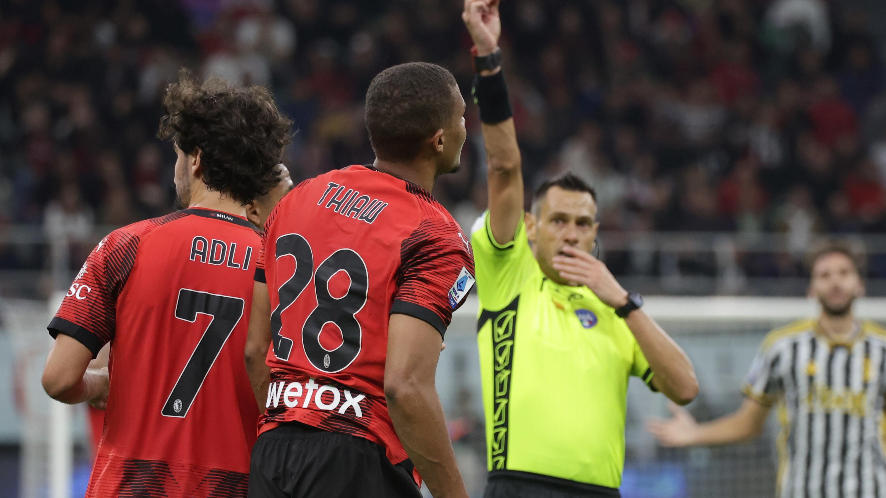 "Espulsione temporanea": come può cambiare il calcio del futuro
