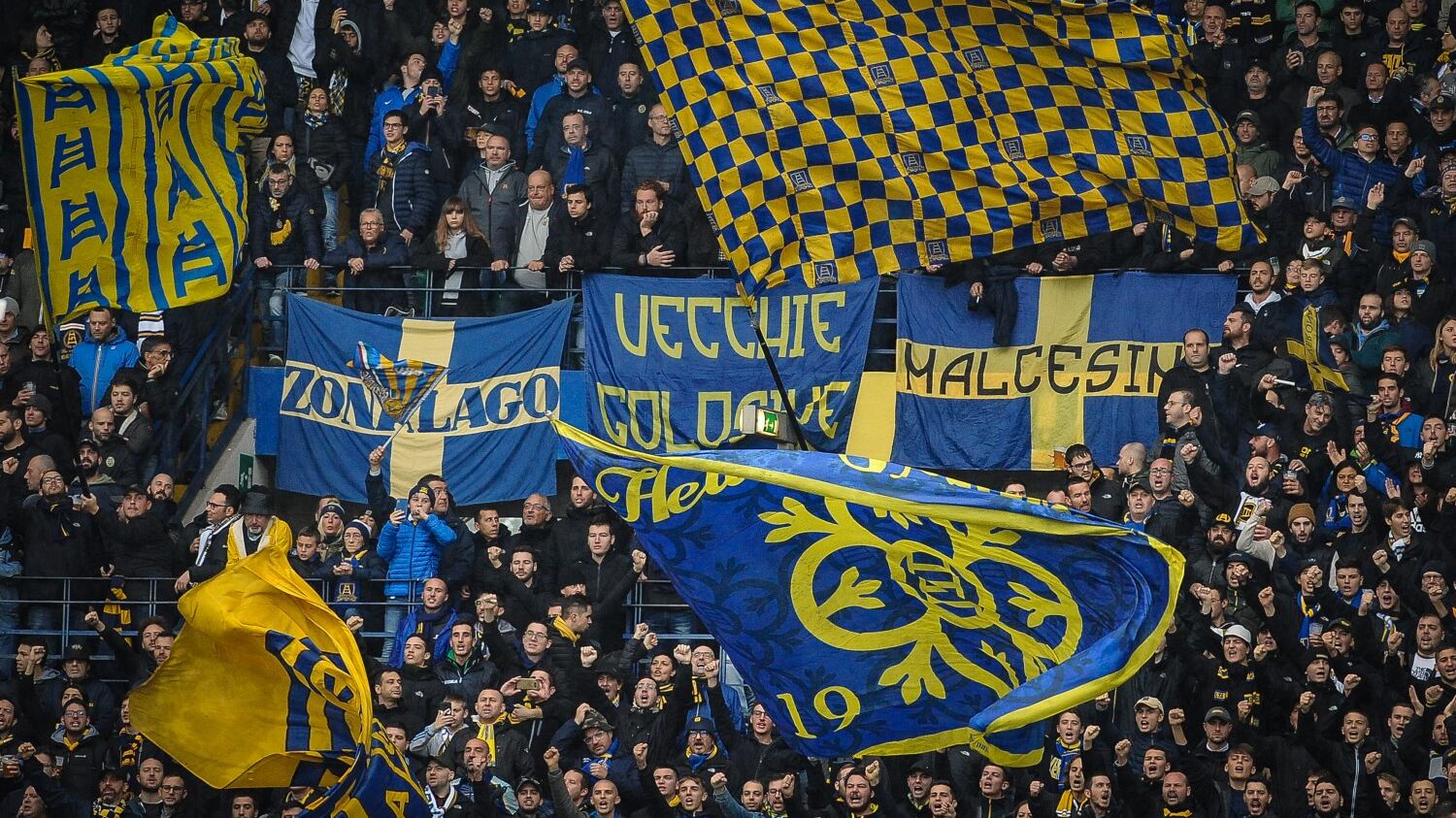Hellas Verona, chiuso per un turno il settore poltrone Est per i cori contro Balotelli
