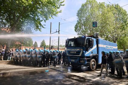 Torino, le foto delle violenze 10