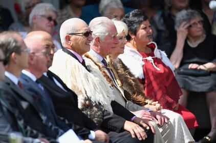 Il principe Carlo e Camilla ricevono il tradizionale saluto Maori 5