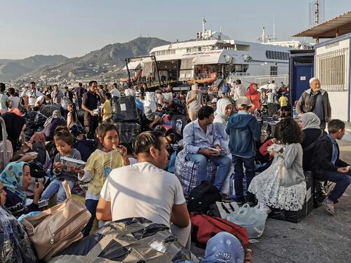 Un focolaio di coronavirus preoccupa la Grecia: 21 migranti contagiati