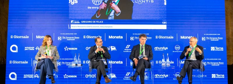 Il Forum di Moneta in diretta |Il quadro macroeconomico europeo e il vincolo del debito. Hildebrand: “Abbiamo tanti risparmi ma non generano nulla”. De Felice: “Siamo l’unico Paese Ocse a non aver recuperato i livelli pre pandemia”
