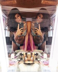 Lingerie hot per le star a Natale 9