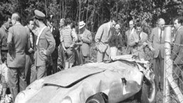 La Rossa su cui morì Ascari torna sulla pista del dramma