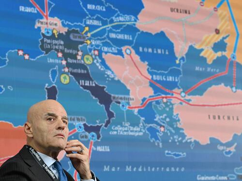 Eni tiene nel trimestre, al via maxi progetto per la Co2 in Uk