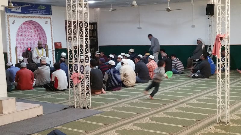 Continua la protesta dei musulmani contro la chiusura delle moschee 4