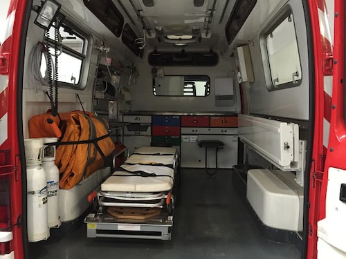 Ravenna, auto finisce sotto un trattore: tre i morti