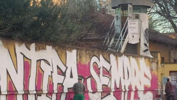 Una base degli abusivi: così alla Mameli nasce il nuovo Leoncavallo
