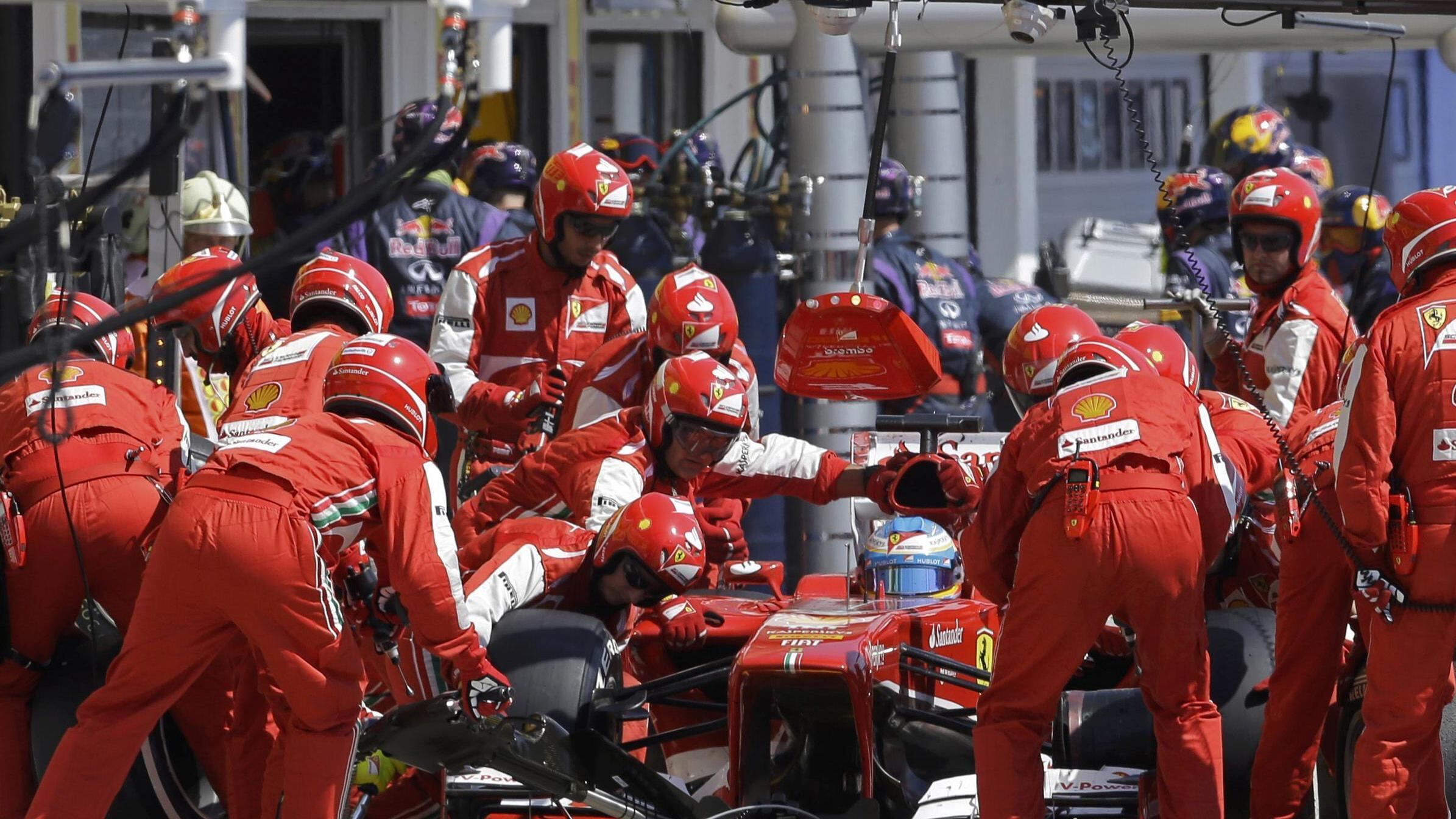 Alonso contro la Ferrari, è Spagna-Italia