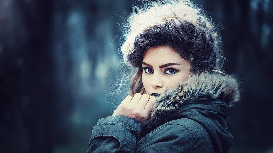 Come prendersi cura dei capelli quando fa freddo