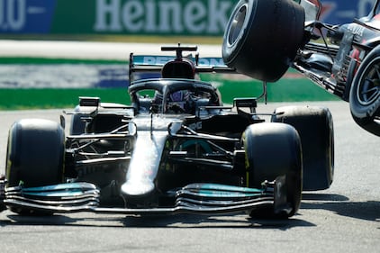 Il terribile incidente tra Hamilton e Verstappen al Gp di Monza 9