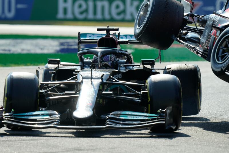 Il terribile incidente tra Hamilton e Verstappen al Gp di Monza 9