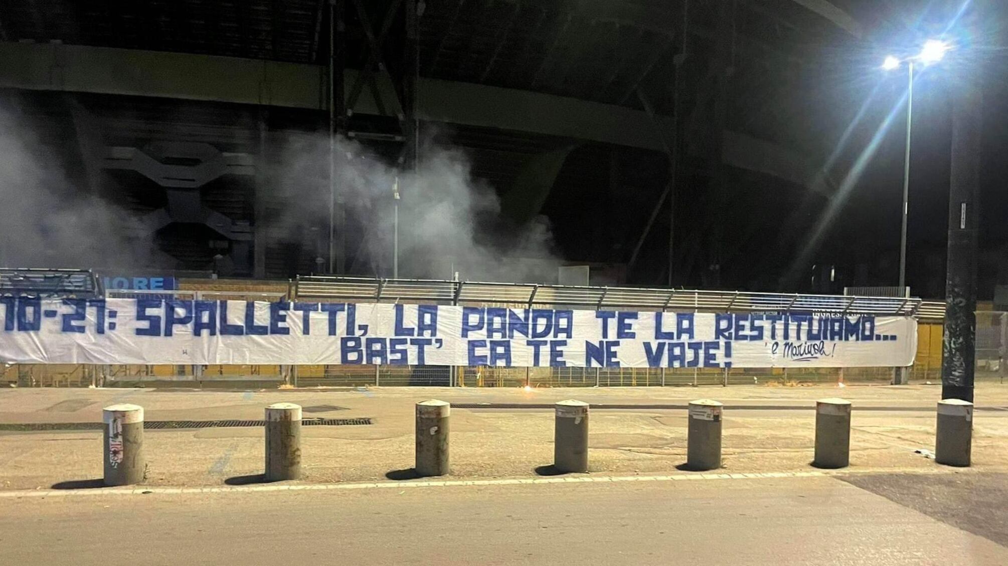 Napoli, lo striscione choc contro Spalletti