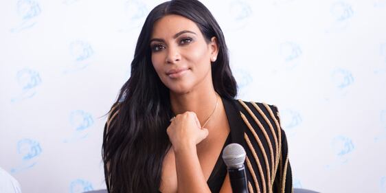 Kim Kardashian, tra passerelle e selfie hot 39