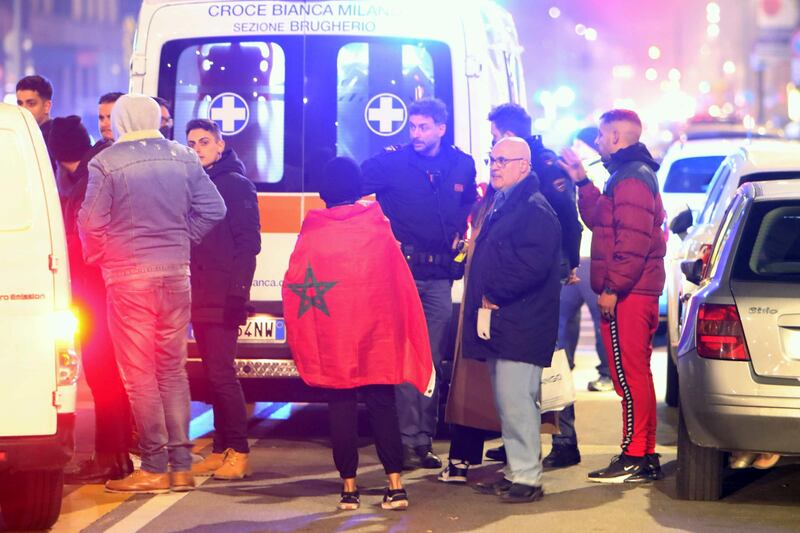 La festa del Marocco finisce nel sangue a Milano: le immagini 4