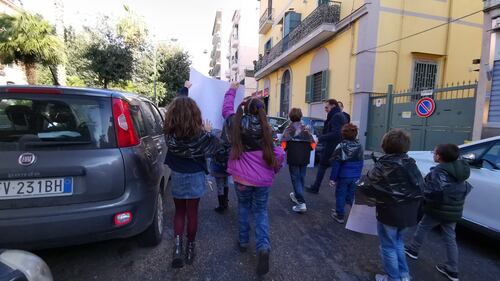 Napoli, a Bagnoli la protesta contro lo sversamento illecito di rifiuti 4