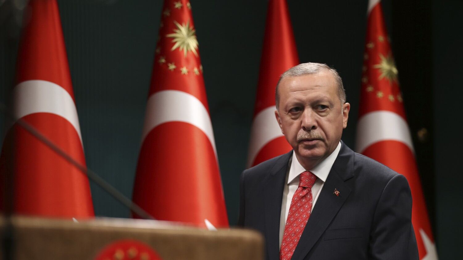 Via un altro banchiere centrale (e il genero). "Erdogan prova a evitare il pugno duro Usa"