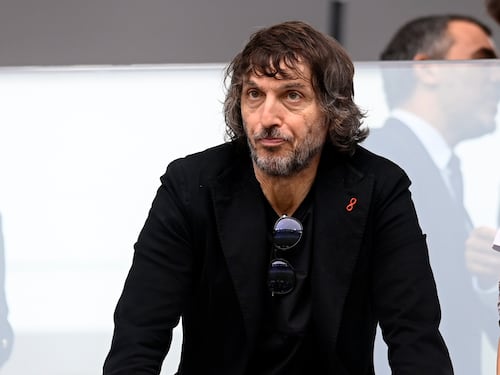 "Basta tollerare questi pezzi di m...". L'ira di Cruciani contro i violenti pro-Pal