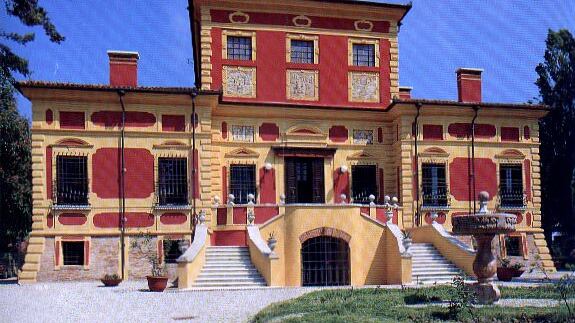Furto con incendio in Villa Riva Berni, ex 'Parlamento del Nord' Lega