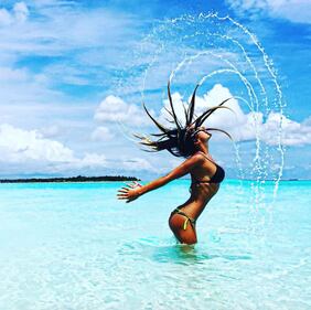 Sotto il vestito niente: Sarah Nile hot su Instagram 14