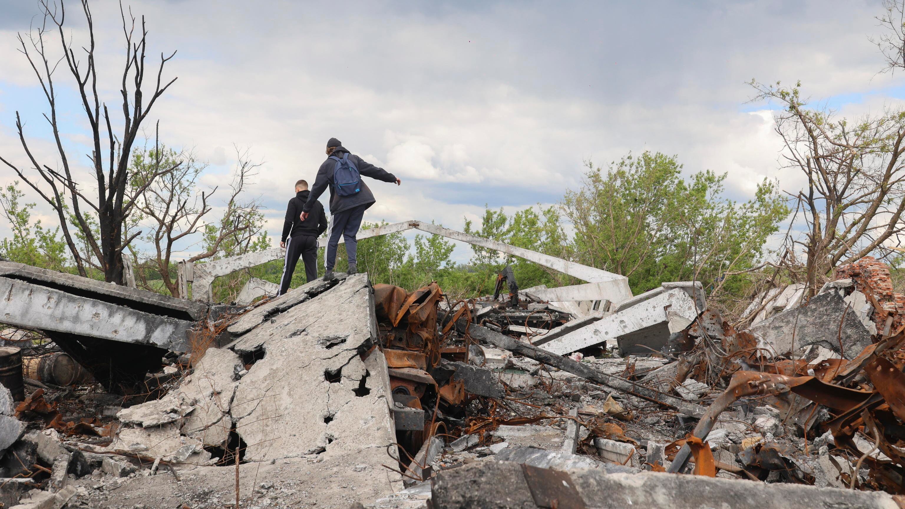 "Il Donbass è un inferno". L'ultima resistenza degli Azov