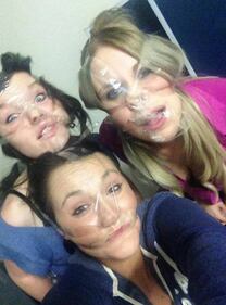 "Sellotape Selfie", quando i selfie si fanno "scocciati" 7