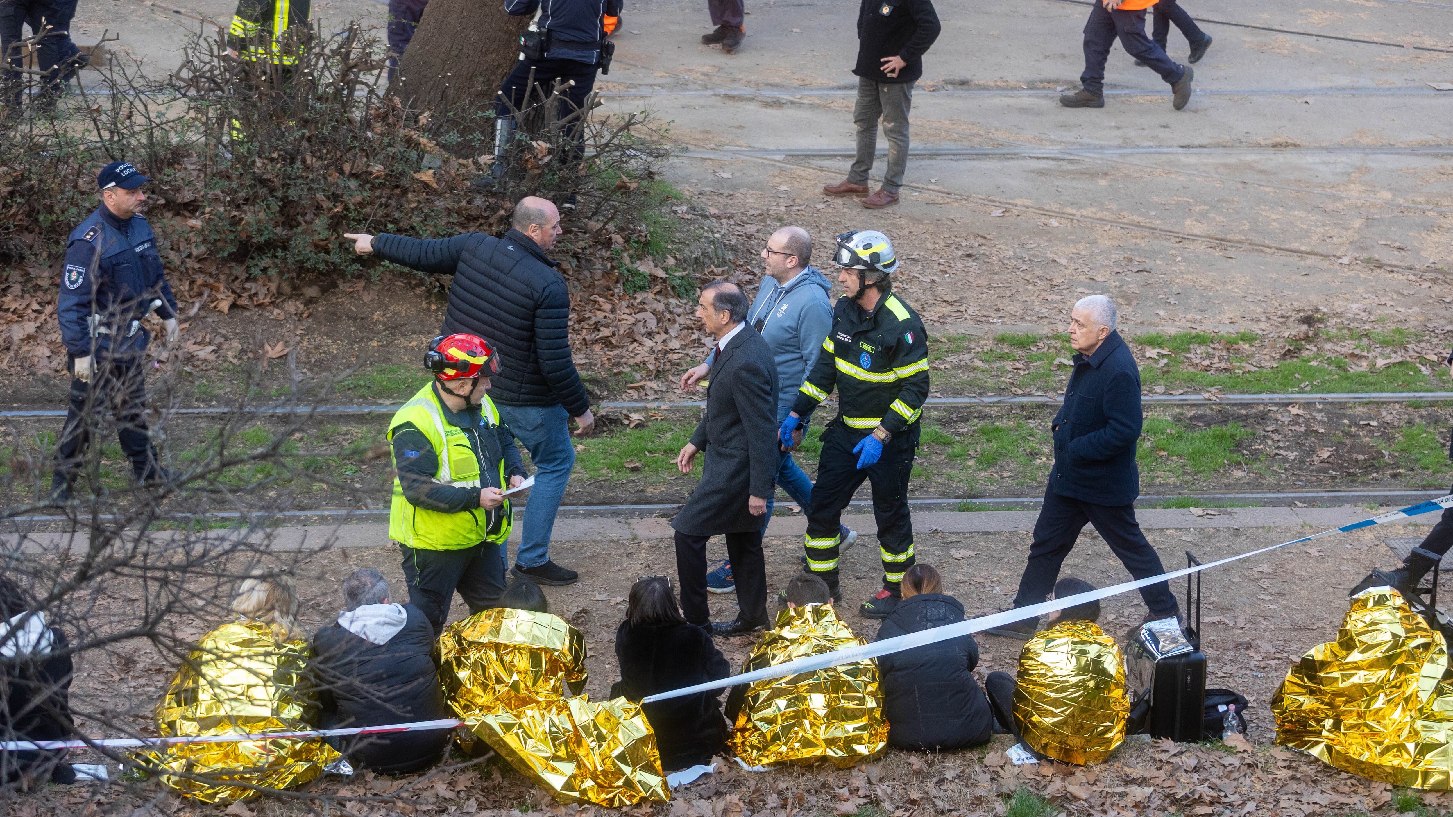 Feriti, passanti, scampati. "Sembrava un terremoto"