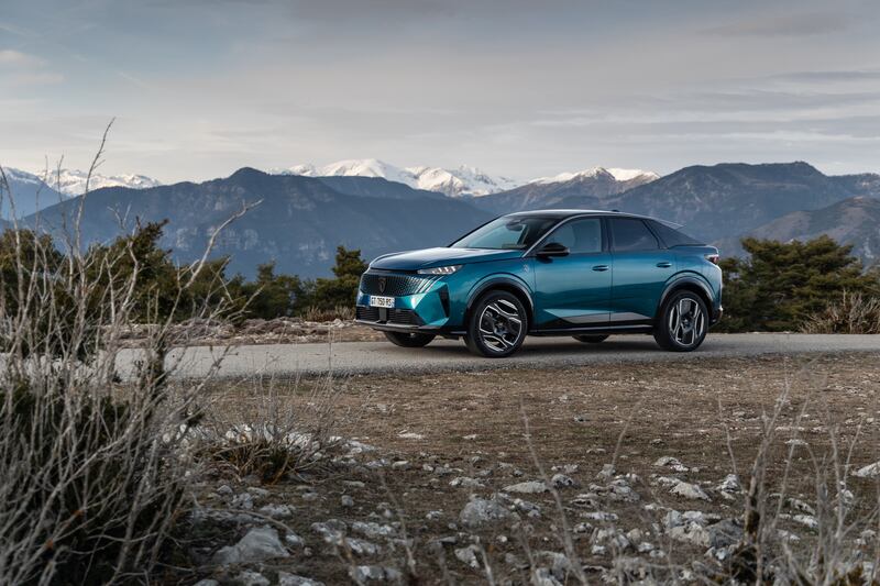 Peugeot e-3008: guarda tutte le foto 10