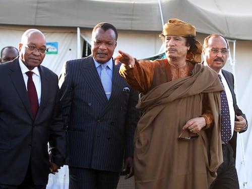 Libia, Berlusconi teme<br />
la vendetta di Gheddafi<br />
Palazzo Chigi smentisce