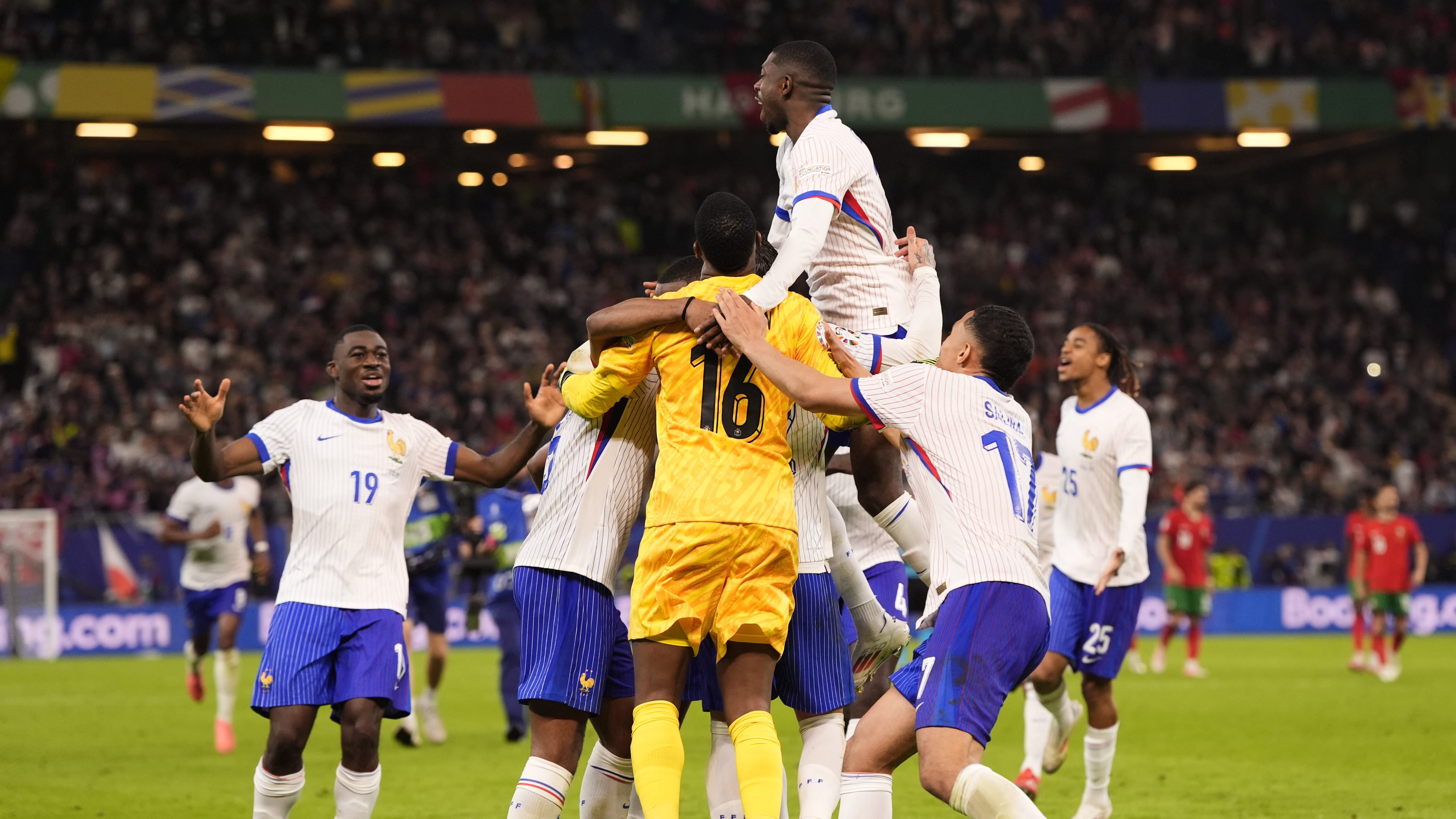 Euro 2024, la Francia supera il Portogallo ai rigori e raggiunge la Spagna in semifinale