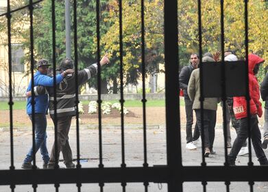 I migranti arrivano alla Montello 15