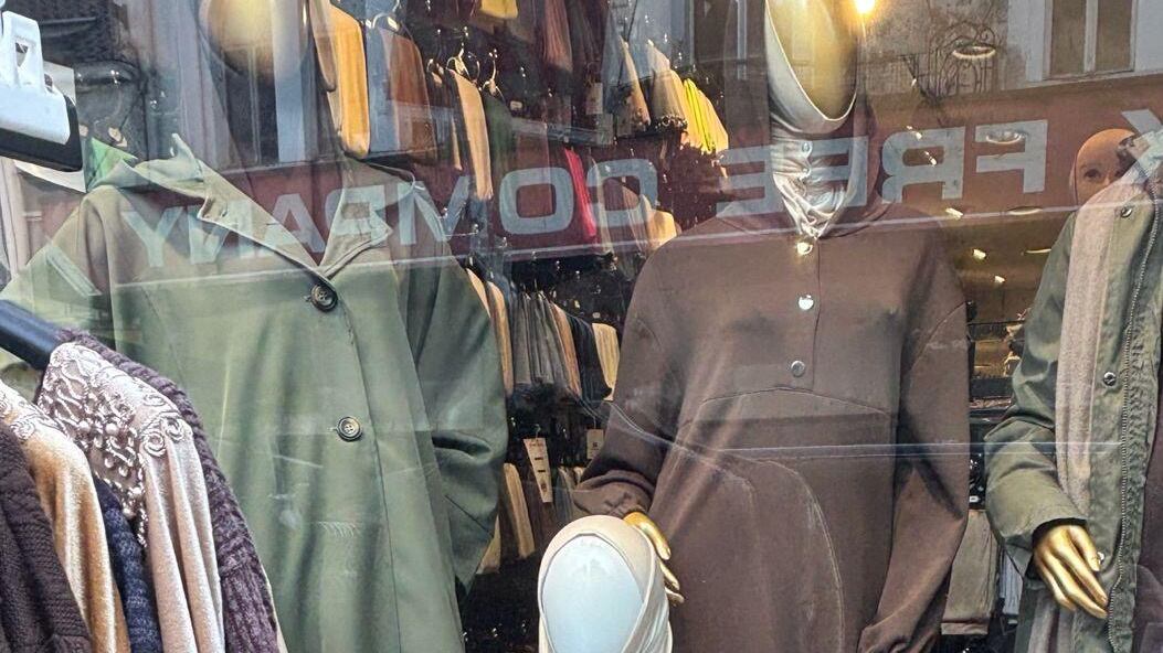 Veli islamici per bambine nei negozi: la denuncia che fa scattare l'allarme