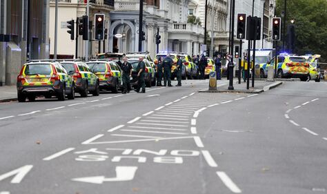 Londra, un'auto sulla folla davanti al museo di storia naturale 20