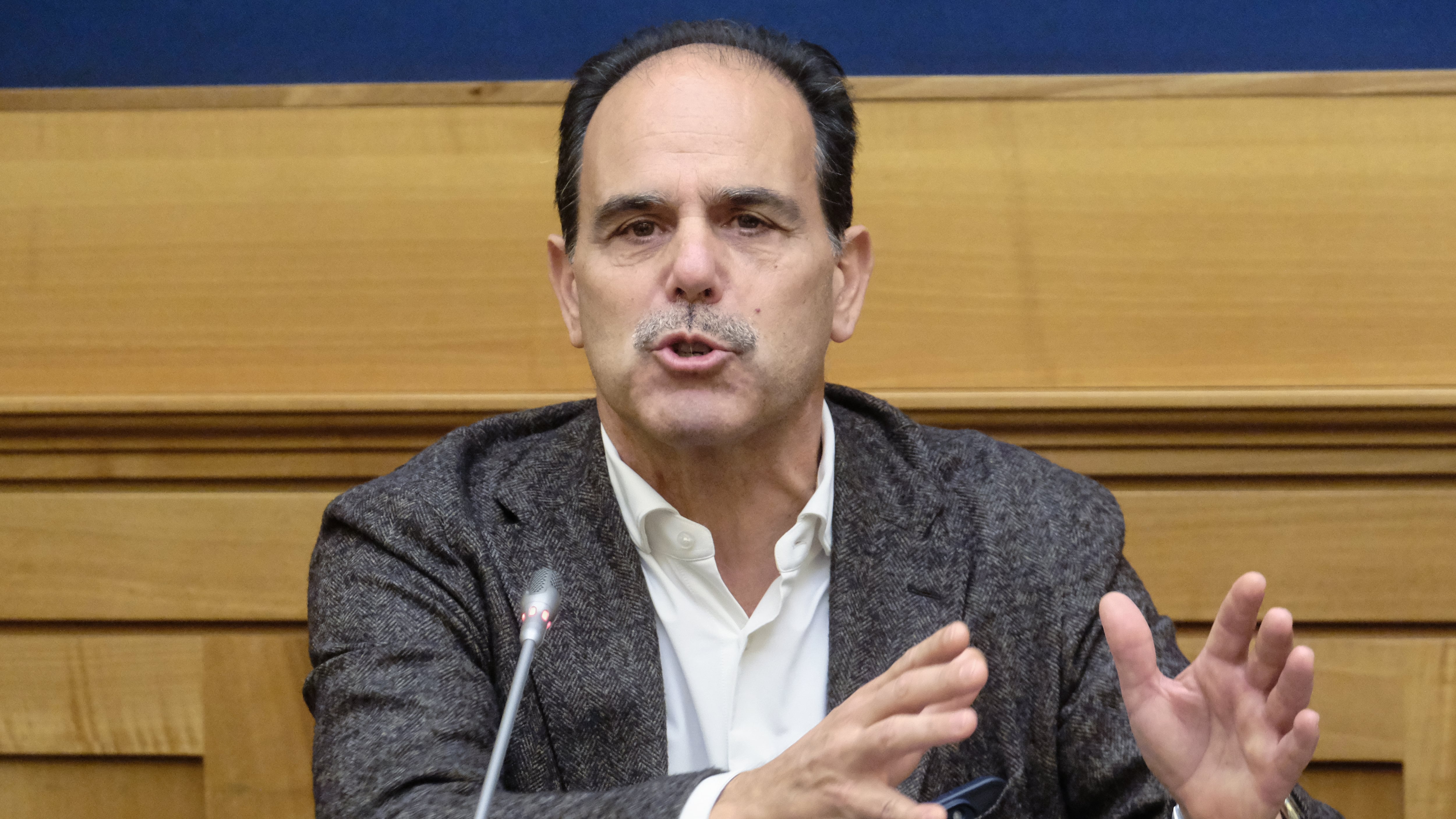 "Il Pd ha cambiato posizione. Magistrati leader della sinistra"