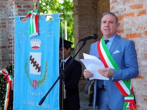 La spazzatura? La butta il sindaco