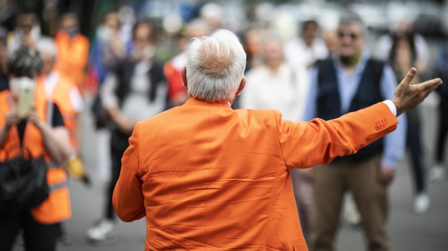 La rabbia di nuovo in piazza: sfilano ancora i gilet arancioni