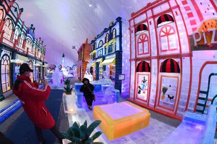 Cina, ecco il parco delle meraviglie ghiacciato 12