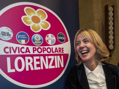 La gaffe della Lorenzin: "Quello è Gino Paoli?". Ma è Enzo Ferrari