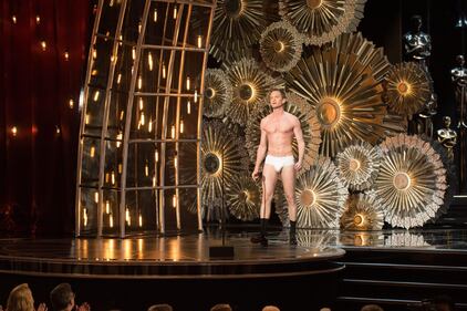 Il conduttore degli Oscar sale sul palco in mutande 5