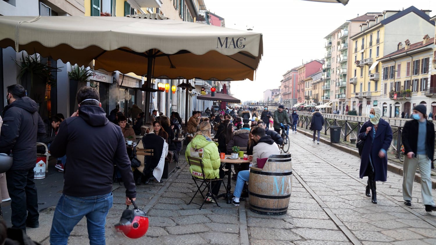 Zona gialla e strade piene. L'ira dei sindaci sul Cts: "Sono loro i responsabili"