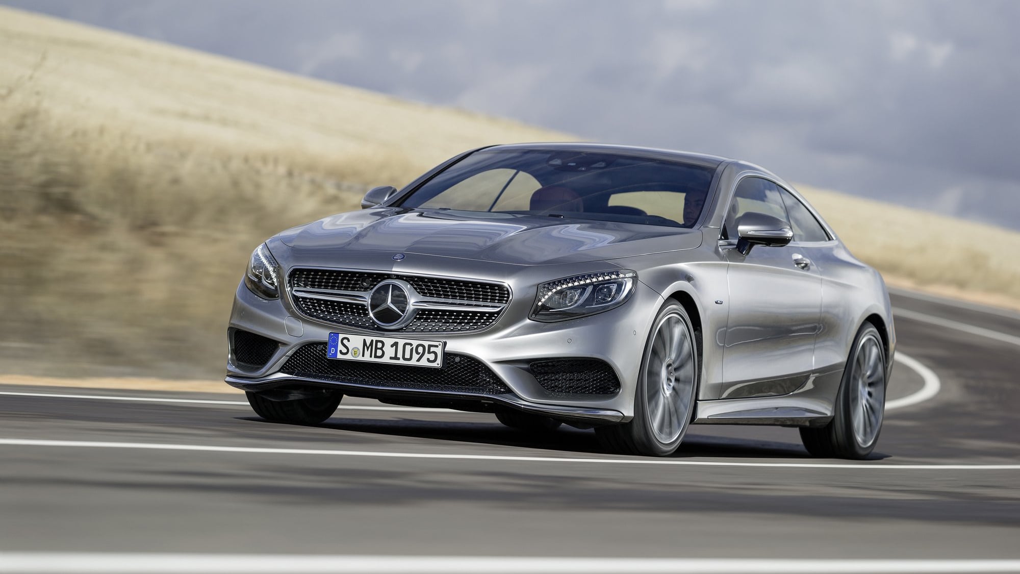 Mercedes-Benz Classe S Coupé: l’auto si inclina in curva!
