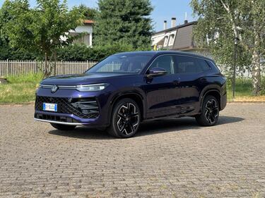 Volkswagen Tayron: guarda la gallery del nuovo SUV per famiglie, anche 7 posti 13