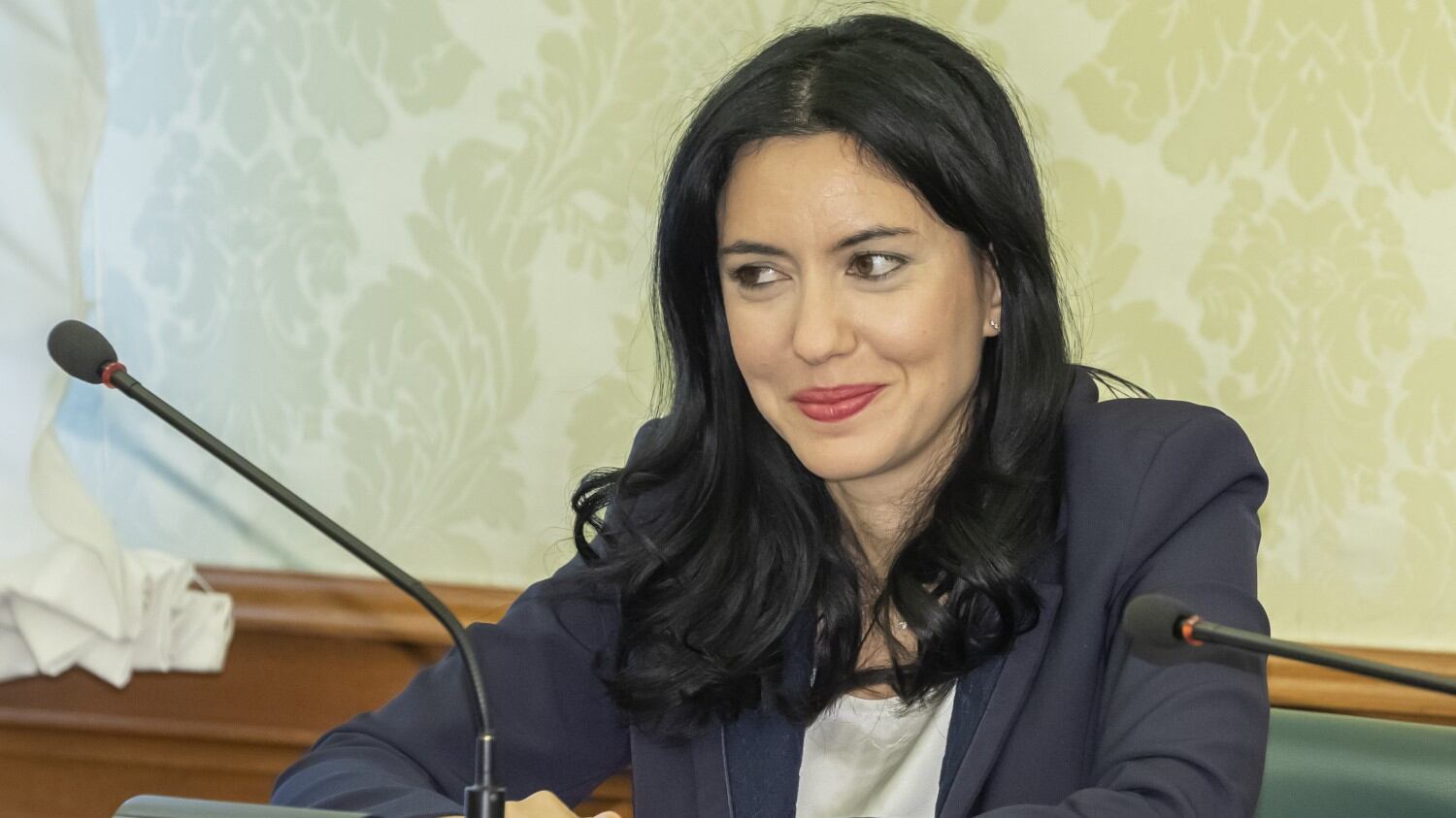 Tutti contro la Azzolina. Anche il Pd vuol rinviare il concorsone dei prof