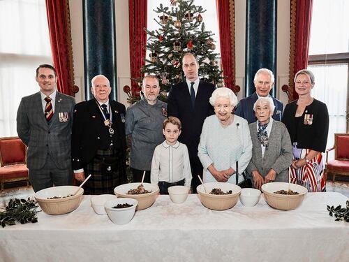 Natale a Sandringham: le tradizioni dei Windsor da Elisabetta a Carlo III